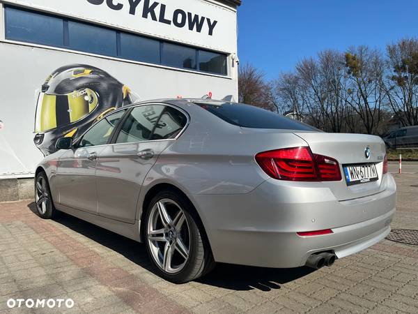 BMW Seria 5 528i xDrive - 25