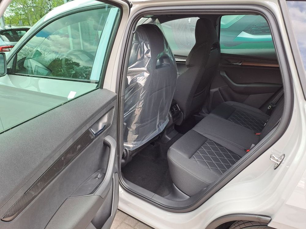 SKODA KAROQ 2.0 TSI 190KM DSG 4x4 SPORTLINE, fabryczny hak, od ręki