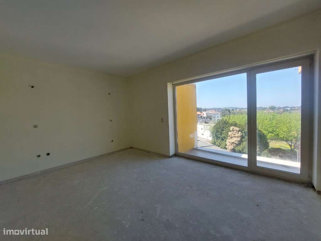 Moradia T4 + office em Pedroso-13