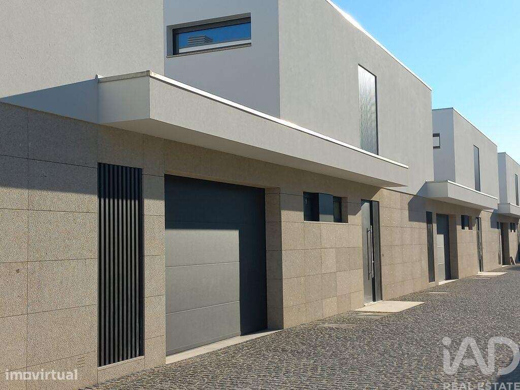 Habitação T3 em Abade de Neiva de 308,00 m2 - Grande imagem: 4/27