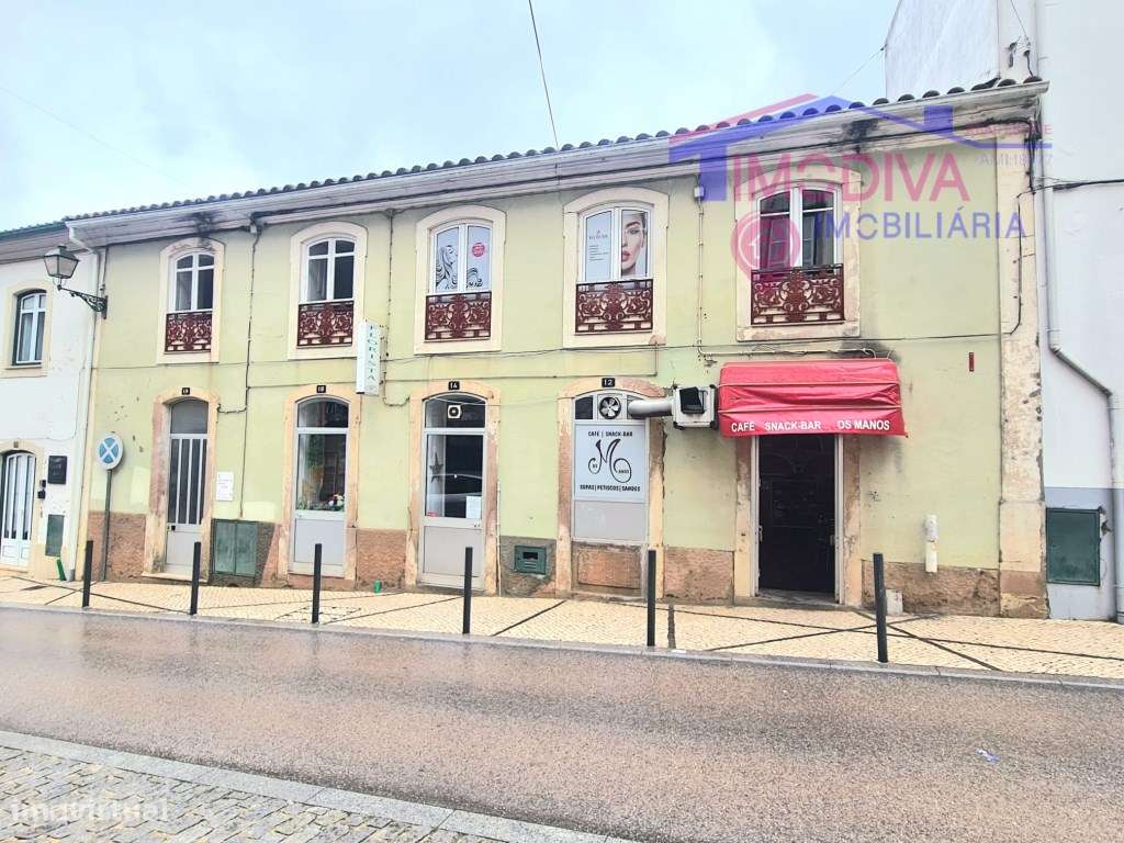Trespasse de Café Snack-bar em pleno funcionamento no centro de Fig... - Grande imagem: 1/11