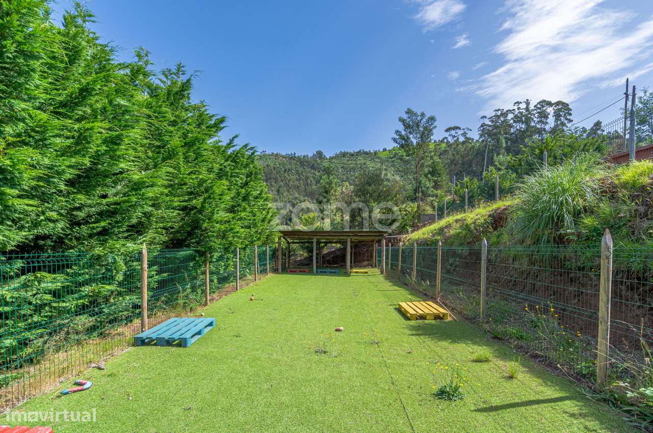 Terreno com Casa Incluída - Potencial para Múltiplos Projetos - Grande imagem: 4/44