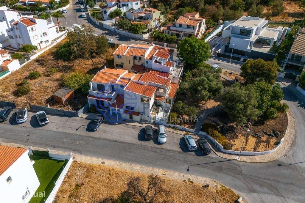 Magnífica Moradia T3 com Vista Mar e Localização Estratégica – Loulé-58