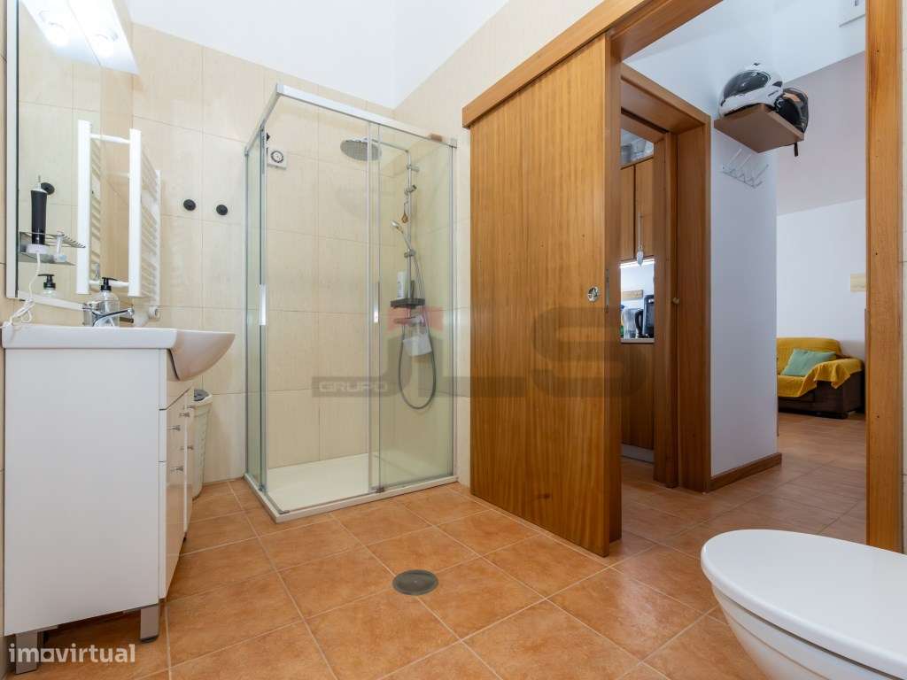 Moradia Térrea em Fenais da Luz: Conforto e Proximidade ao Mar-8