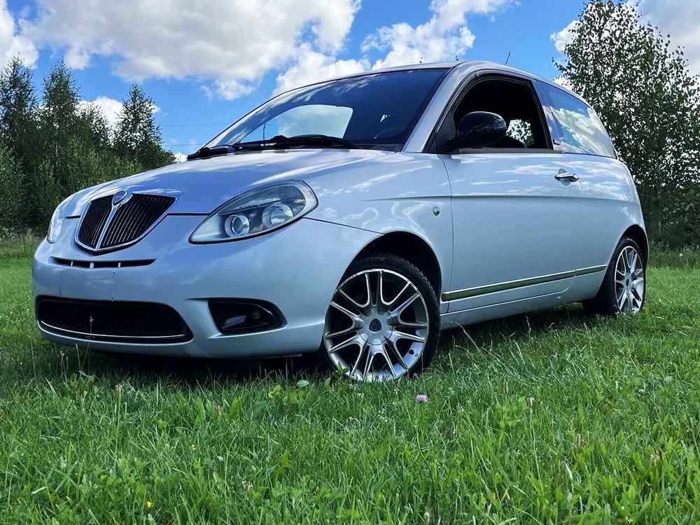 Lancia Ypsilon 2011