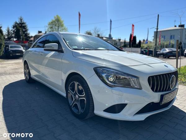 Mercedes-Benz CLA 250 7G-DCT Urban - 4