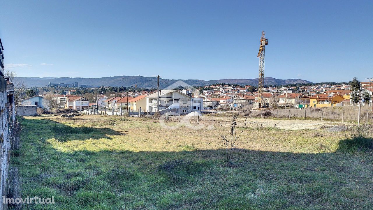 Excelente terreno para construção de 13.800 m2. No centro da cidade. I