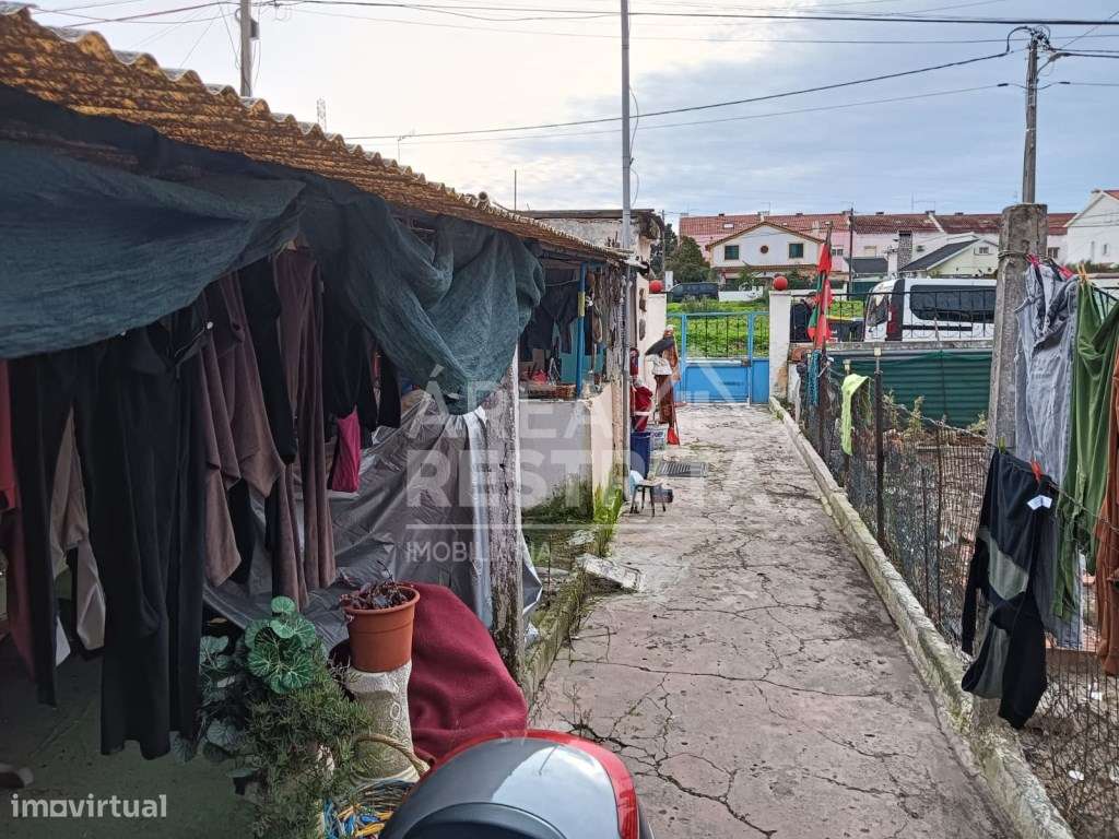 LOTE PARA CONSTRUÇÃO MORADIA ISOLADA OU GEMINADA NA QUINTA DO CONDE - Grande imagem: 4/9