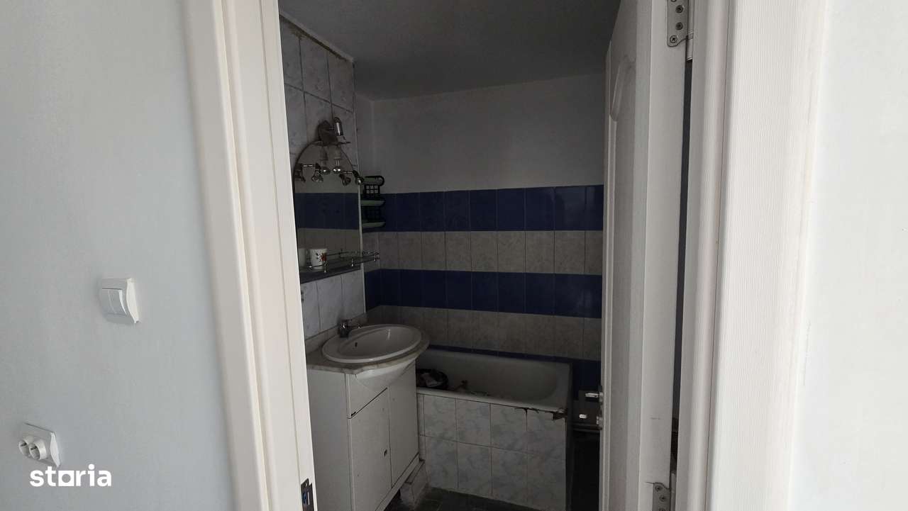 Vand apartament cu 2 camere decomandate-5