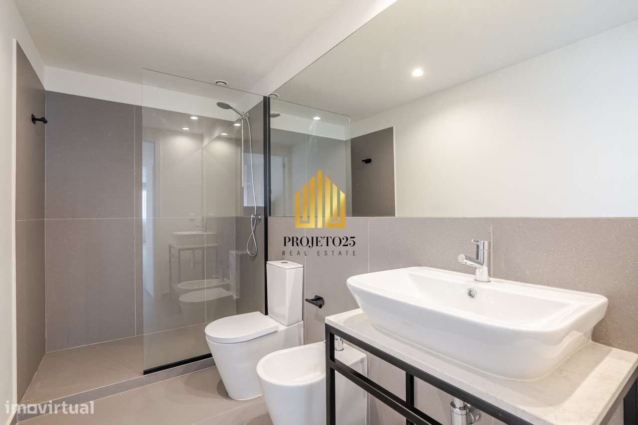 Apartamento T2, 3 Varandas Sul e Poente 13º Piso Vistas Deslumbrantes!-17