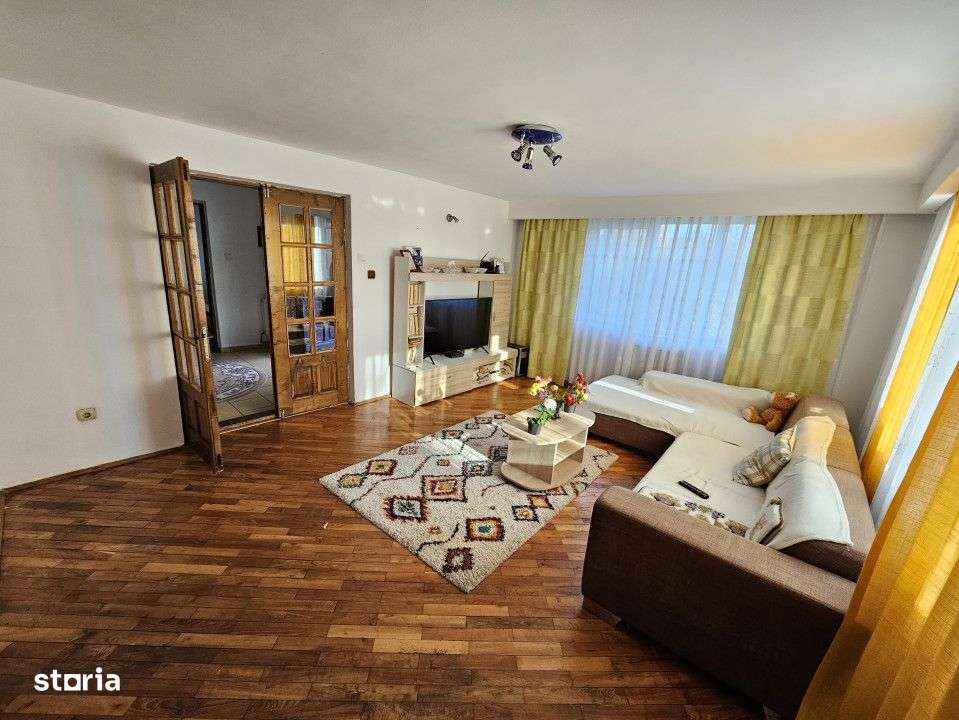 Inchiriere casa spatioasa P+M, str. Cringului - cartier Dumbrava - Imagine principală: 4/10