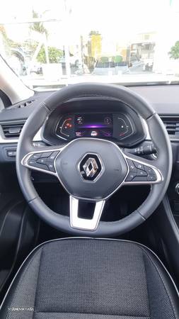 Renault Captur - 28