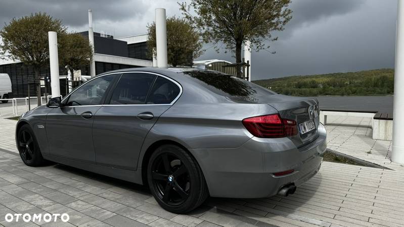 BMW Seria 5 520d Luxury Line - 11