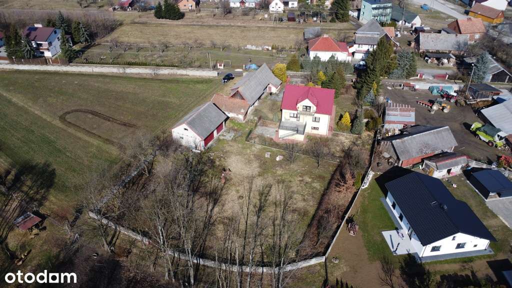 Dom z duszą na uboczu – cisza i przestrzeń-18