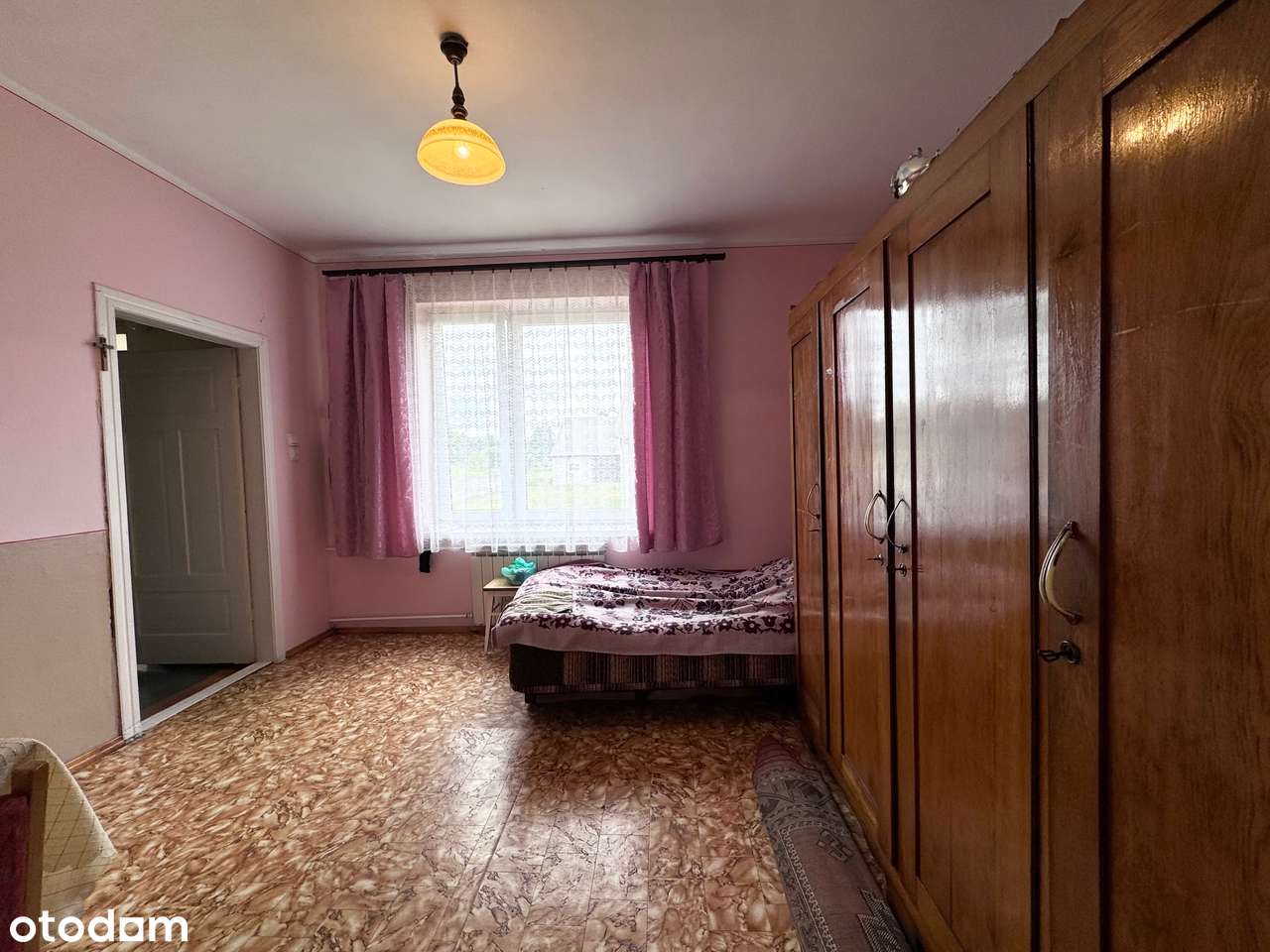 Dom z Potencjałem w Malowniczej Lokalizacji nad Rzeką-9