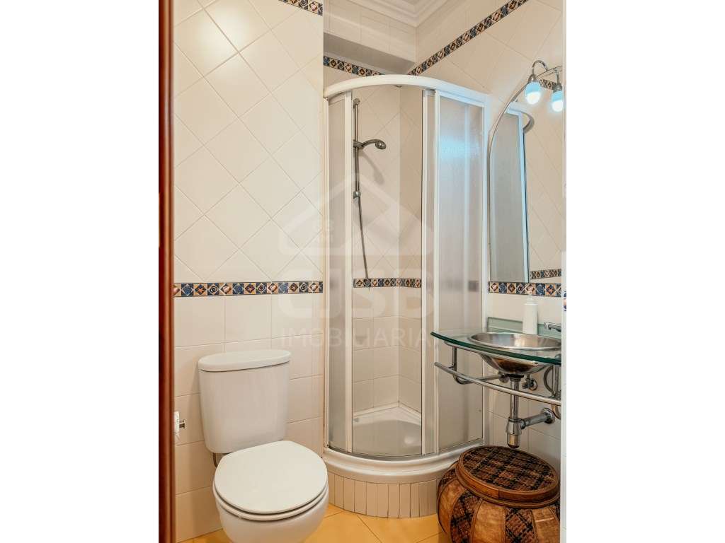 Apartamento T4 - Totalmente Central em Benavente-16