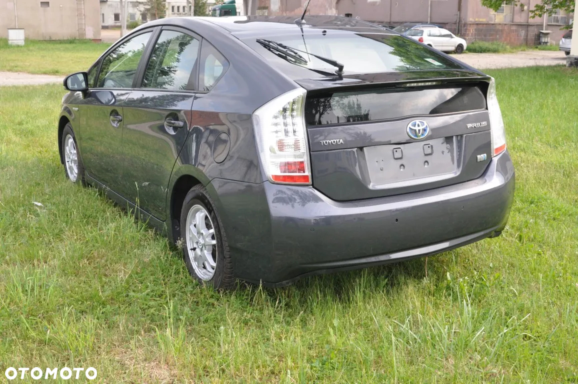 Toyota Prius (Hybrid) Executive - 5