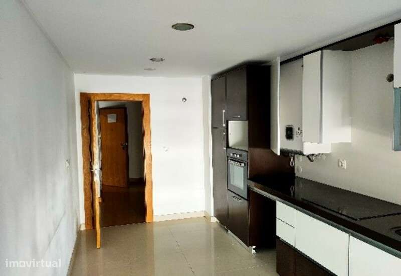 Apartamento T2 com Lugar de Estacionamento - Atalaia | Amadora - Grande imagem: 4/7