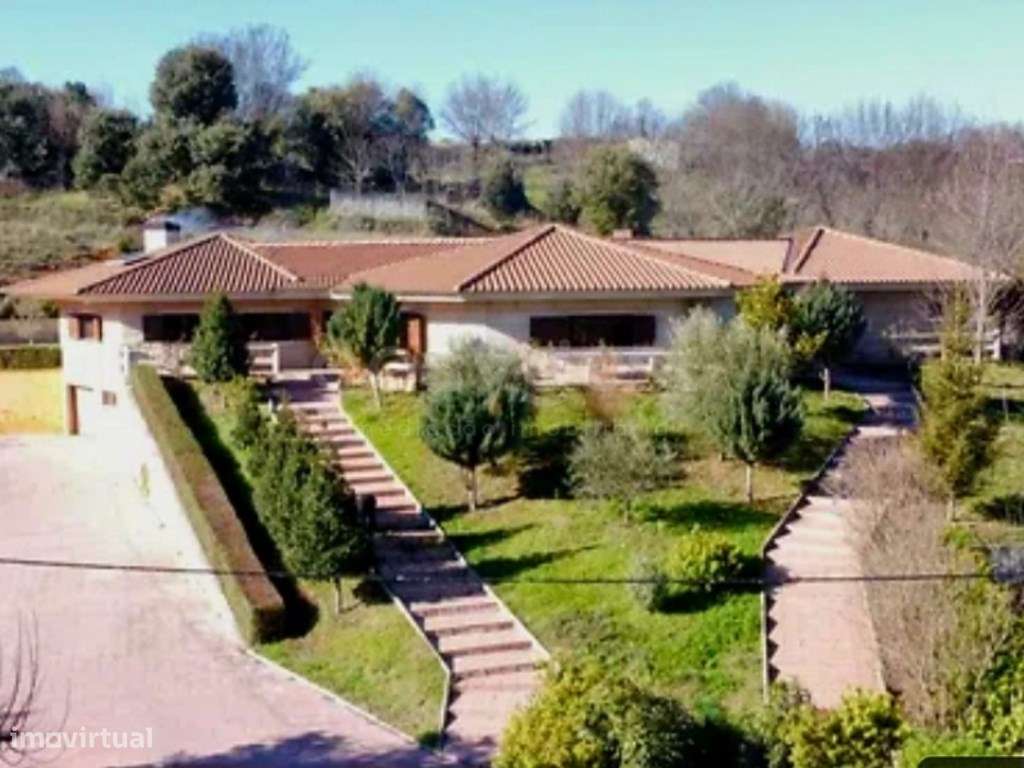 Moradia de sonho numa localização privilegiada na cidade de Bragança - Grande imagem: 4/55