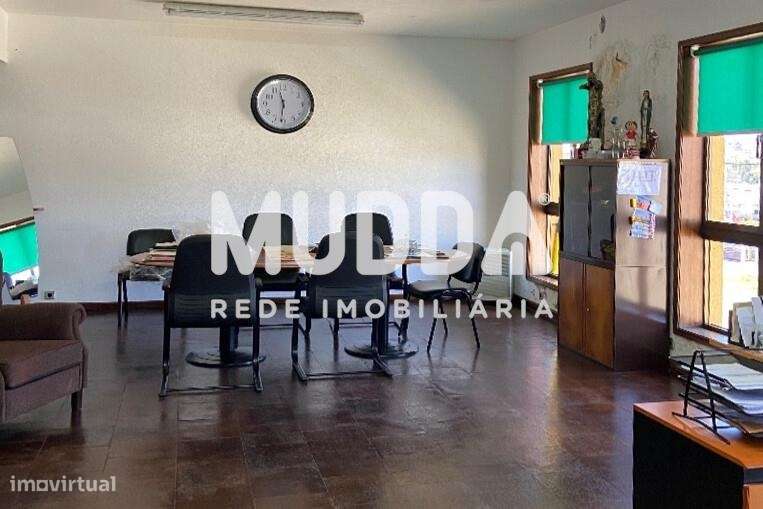 Espaçoso Pavilhão na Zona Industrial de São João da Madeira-6