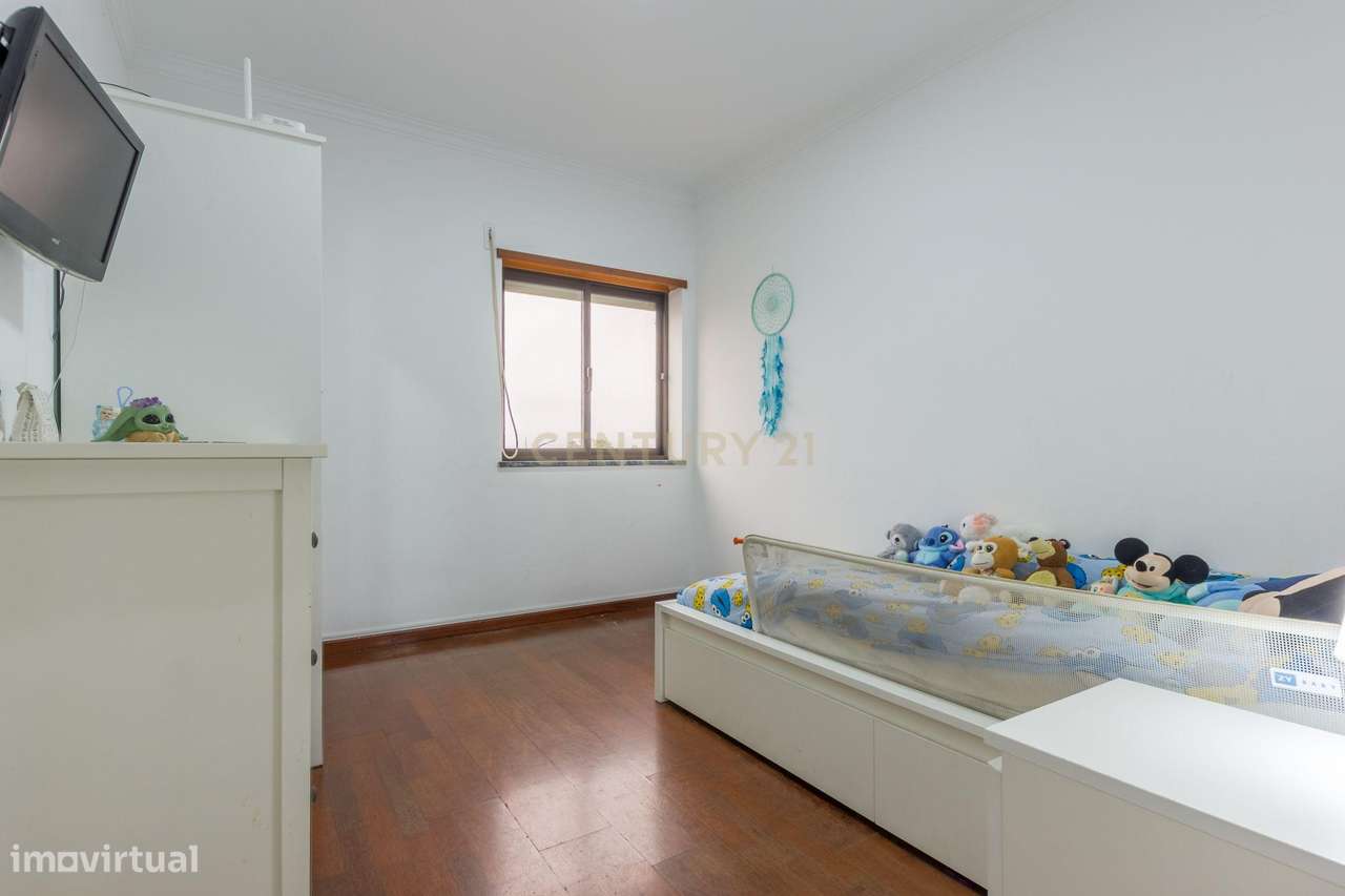 Apartamento T3 Moita em excelente localização-11