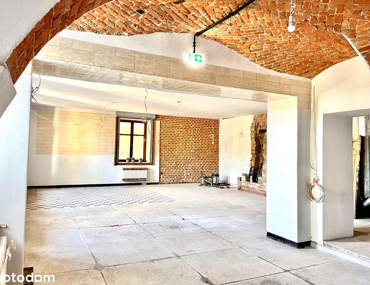 Powierzchnie biurowo-usługowo-handlowe na Starówce 104 m2 - Pełny obrazek: 1/8