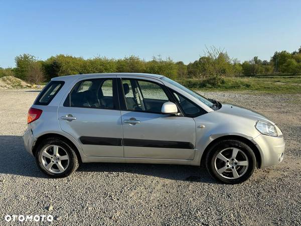 Suzuki SX4 - 4