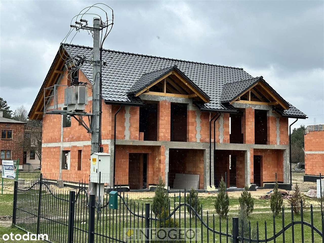 Zespół domów jednorodzinnych z garażem-3