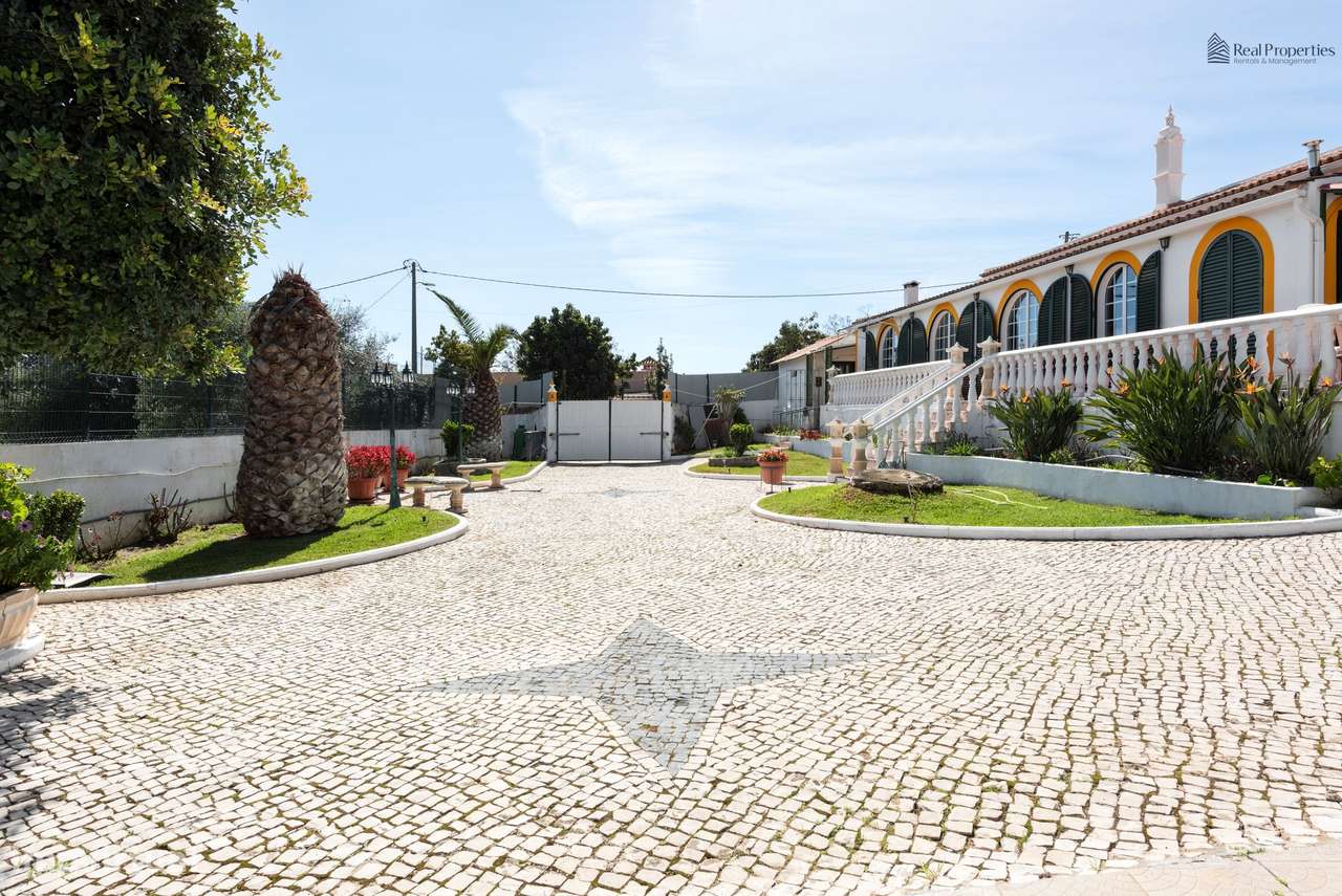 Encanto Algarvio – Moradia Térrea Isolada com Piscina e Jardim-33