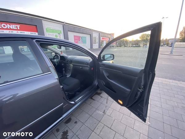 Toyota Avensis 1.8 VVT-i Sol - 13