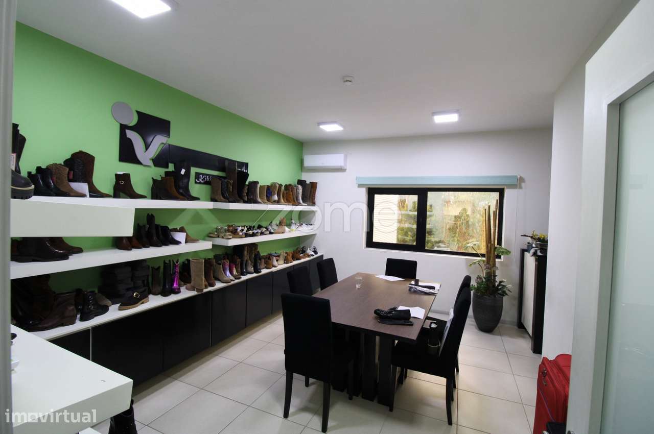 PAVILHÃO c/ 2000m2 FELGUEIRAS-14