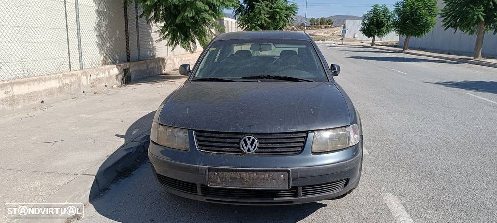 GRELHA DA FRENTE VW PASSAT - 1