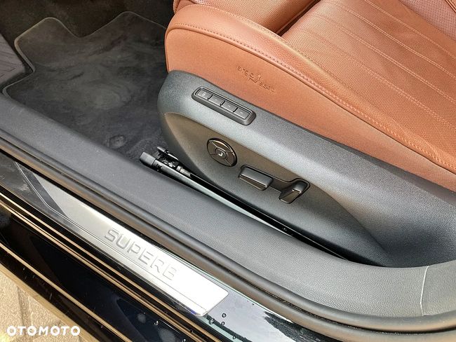 Skoda Superb 2.0 TDi 193KM, 4×4, Laurin & Klement, DSG, salon PL, 8 tys. km !