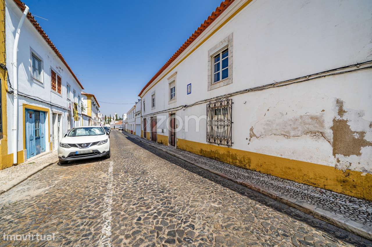 Oportunidade Única – T10 para Reabilitar no Coração de Vila Viçosa... - Grande imagem: 5/60