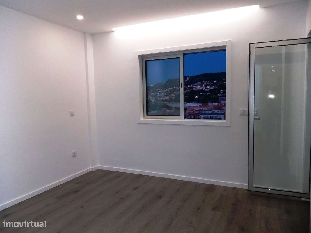 Apartamento renovado T3 c/ rendimento em São Vítor-15