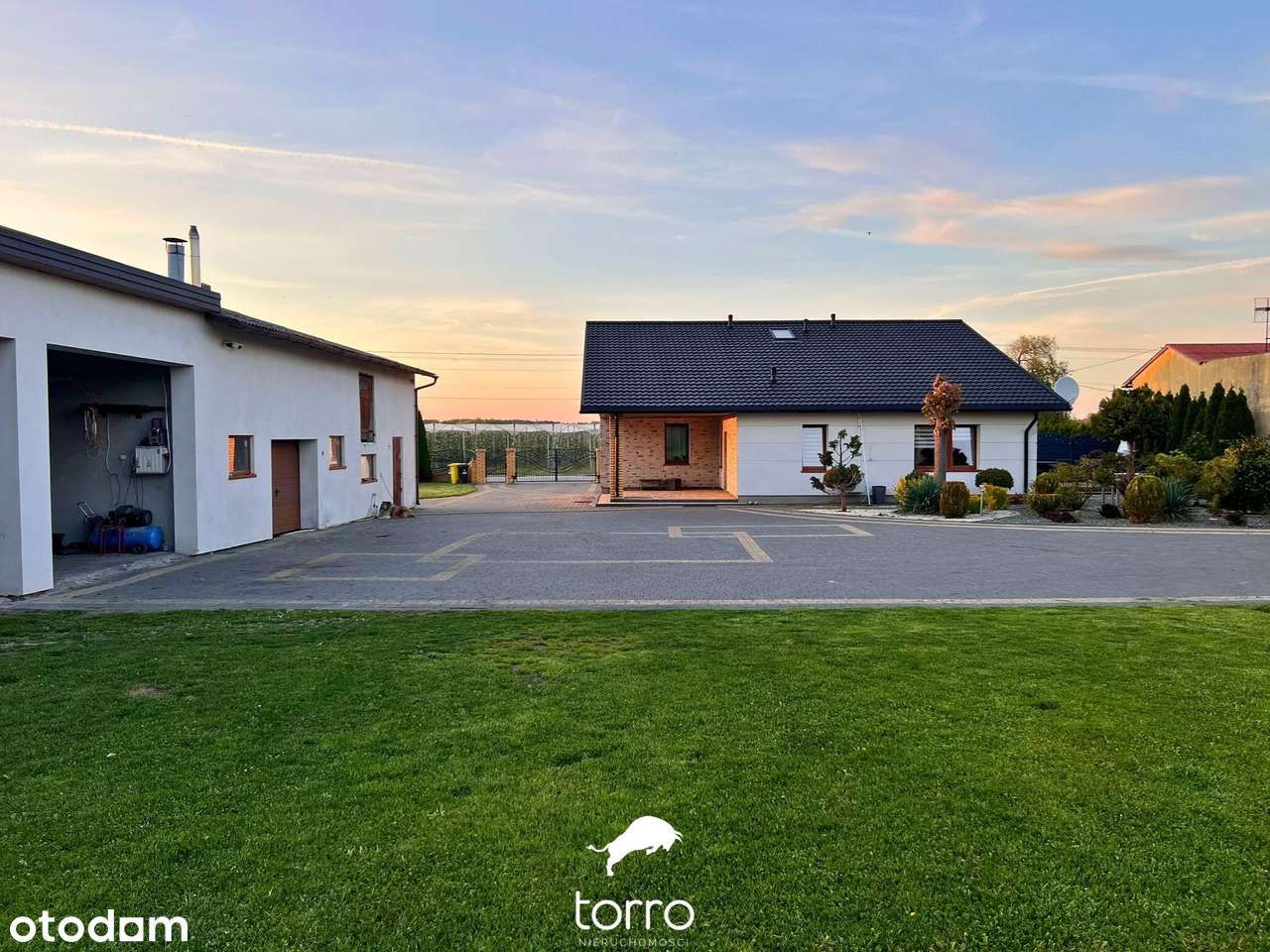 Dom wolnostojący z budynkami gospodarczymi na Ogromnej Działce !!!-17