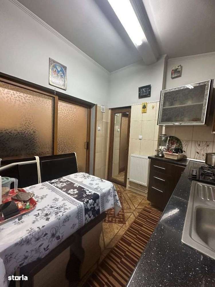 De vânzare casa INDIVIZIUNE - Imagine principală: 3/10