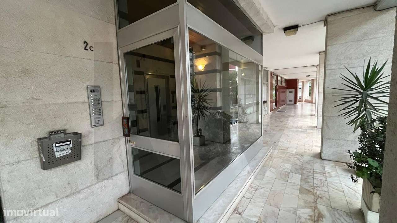 Apartamento T2 com 124 m2 e garagem — São Domingos de Benfica | Pode s - Grande imagem: 2/53