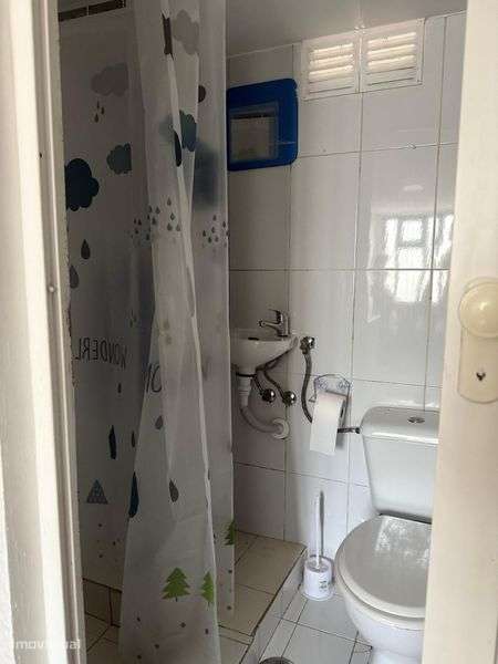 T0 em Frielas só 350€ - Grande imagem: 5/5