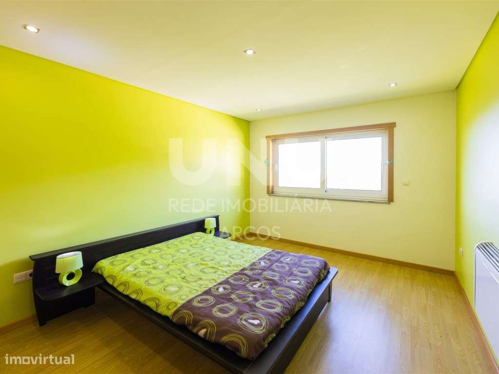 Moradia V4 com Piscina-10
