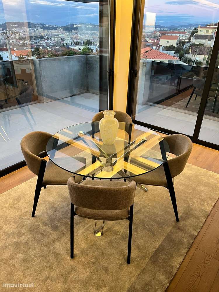 Apartamento T3 NOVO com varanda e garagem em Nogueira - Braga - Grande imagem: 3/31