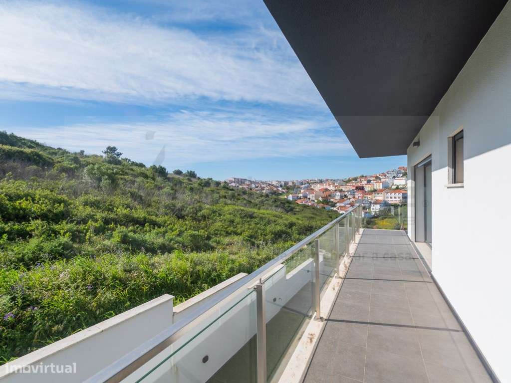Moradia T4+1 moderna em Vale Grande, Odivelas-26