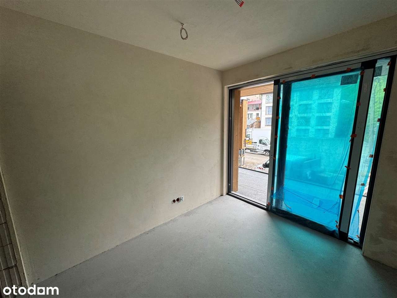 **Basen, strefa wellnes, widok na góry**-9