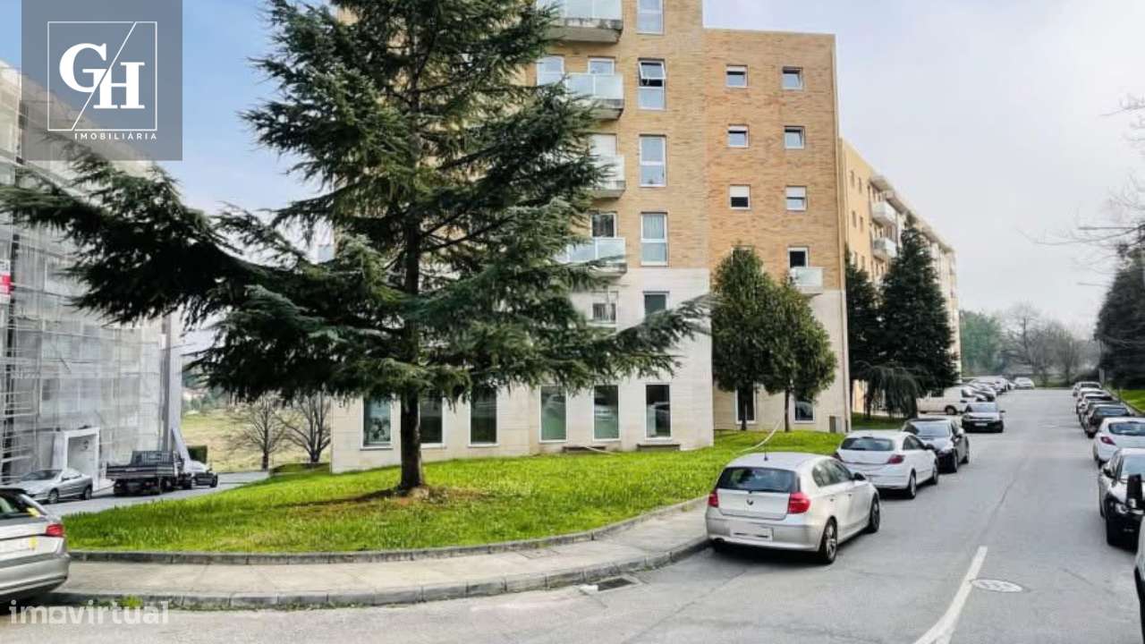 Apartamento T4 no Vinhal, com garagem fechada e vistas desafogadas-16