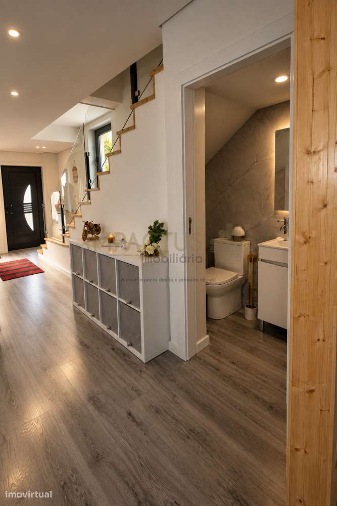 Moradia T3+T1 renovados-14