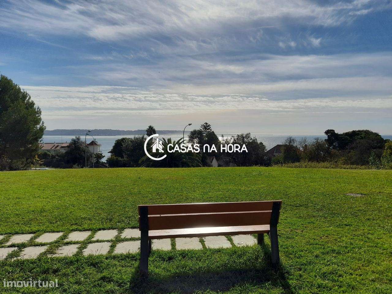 T2 com vista mar, em Paço d'Arcos, junto ao Museu do Automóvel. - Grande imagem: 4/24