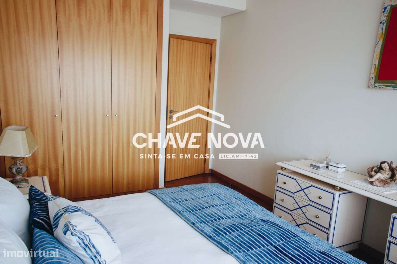 T5 triplex  3 frentes  piscina Garagem Junto colégio Luso Francês-15