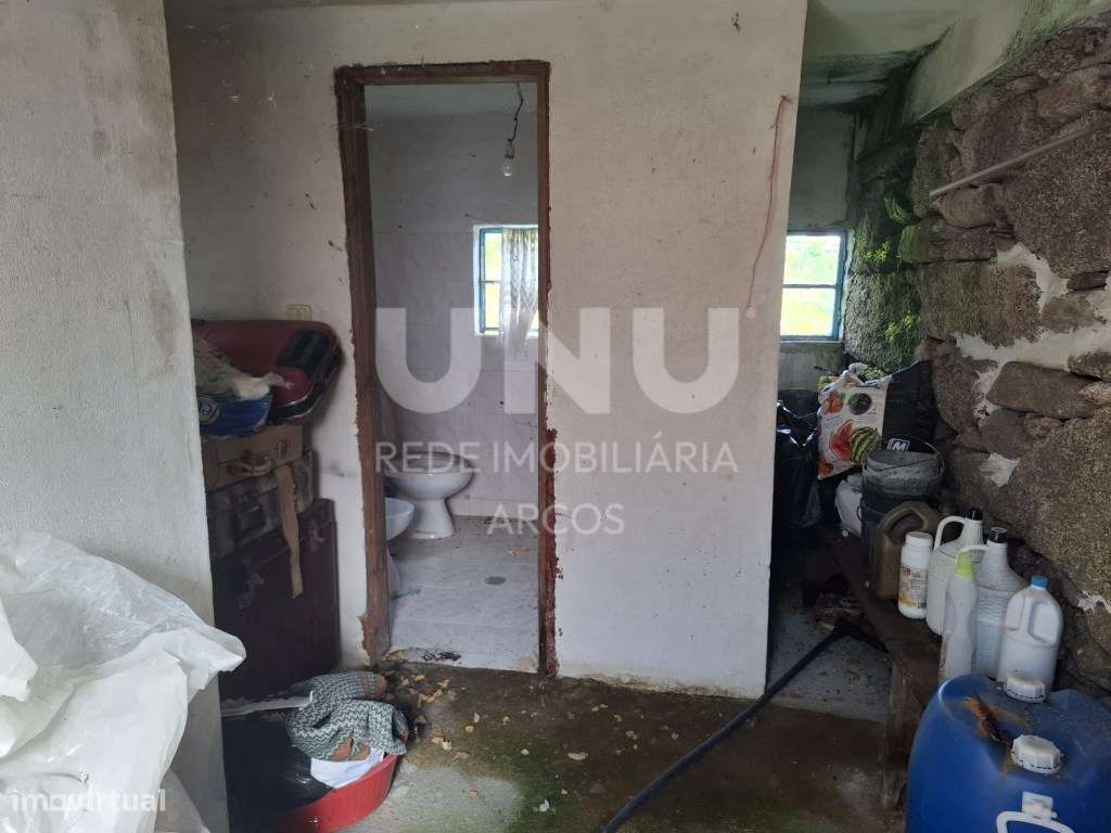 Moradia por recuperar em Carralcova-7