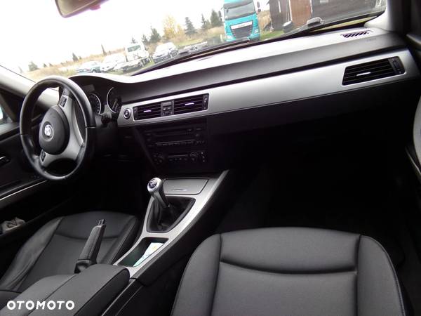 BMW Seria 3 320d - 11