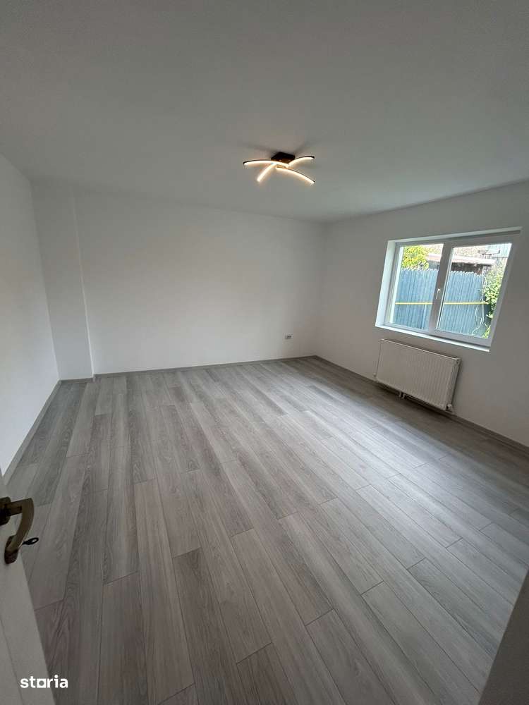 De vanzare casa in Roman, suprafata Teren 360 mp, 89.000 euro - Imagine principală: 5/12